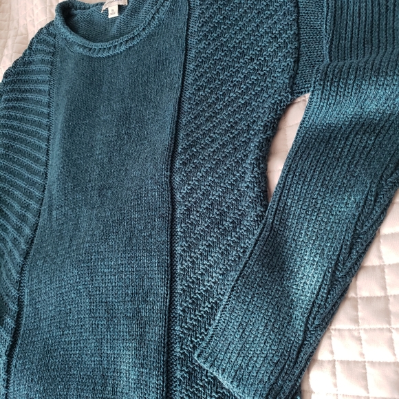Calvin Klein Sweater - Picture 4 of 4